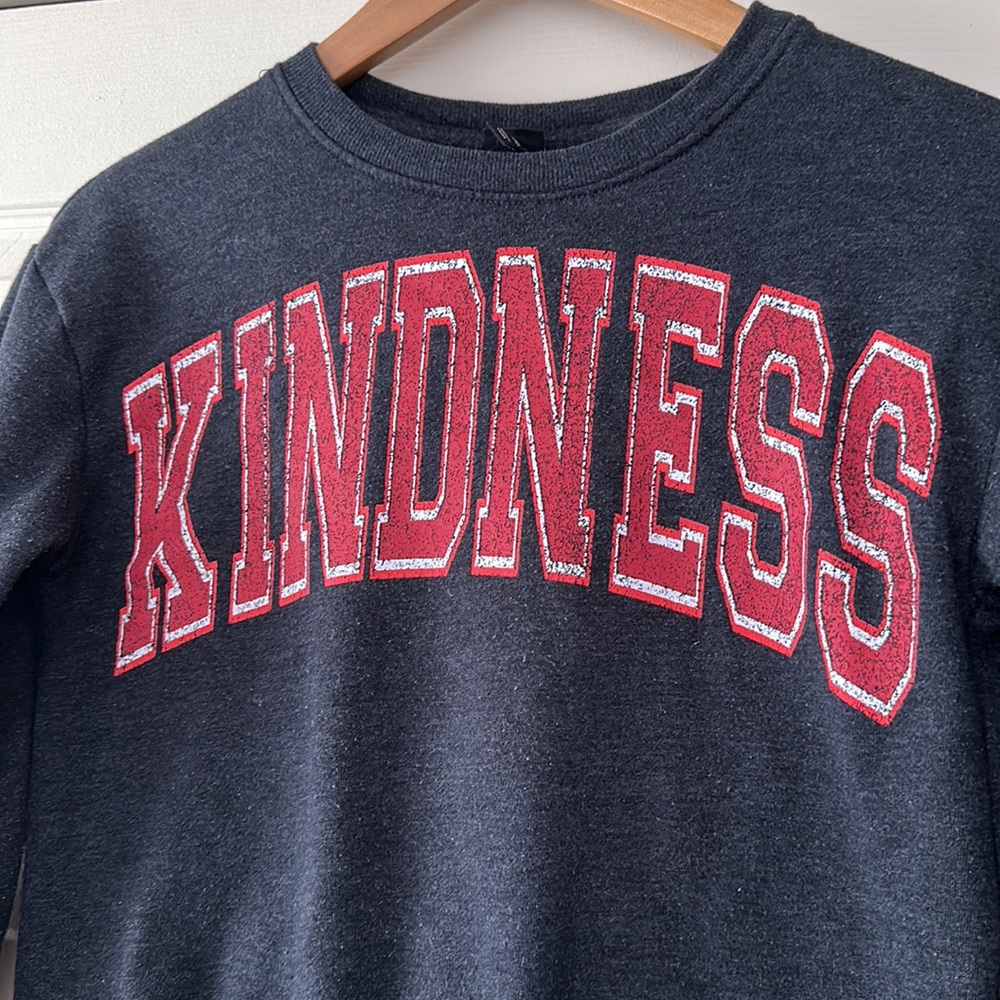 Kindness sweatshirt - Picture 2 of 10